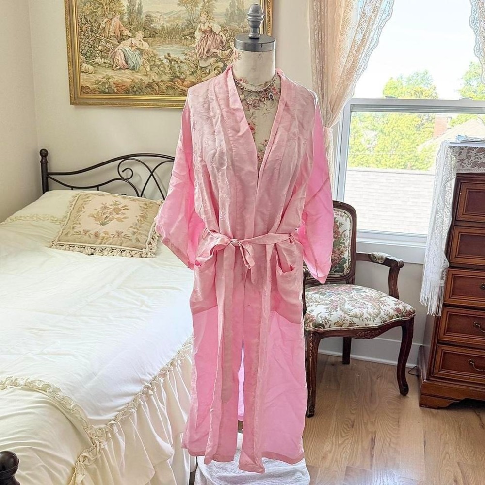70s pink silk robe one size‎